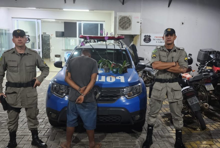 Homem foi preso em flagrante. (Foto:? Divulgação/PM)