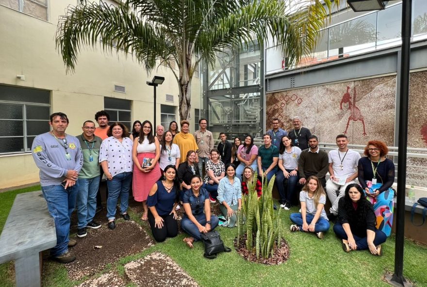 Servidores da Semad visitam Mostra Goiás: 11 mil anos, onde puderam ceder ao Iphan itens históricos de pedra lascada encontrados no Parque Estadual da Serra de Jaraguá. (Foto: Semad)