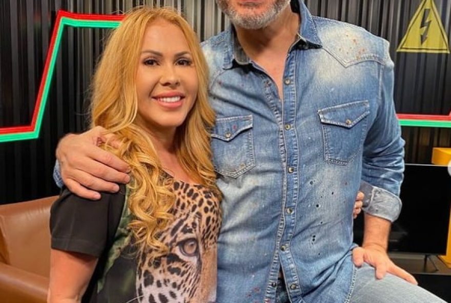 Joelma, a cantora e ex-vocalista da banda Calypso, expôs durante entrevista a Otaviano Costa, que está a mais de quatro anos sem beijar na boca