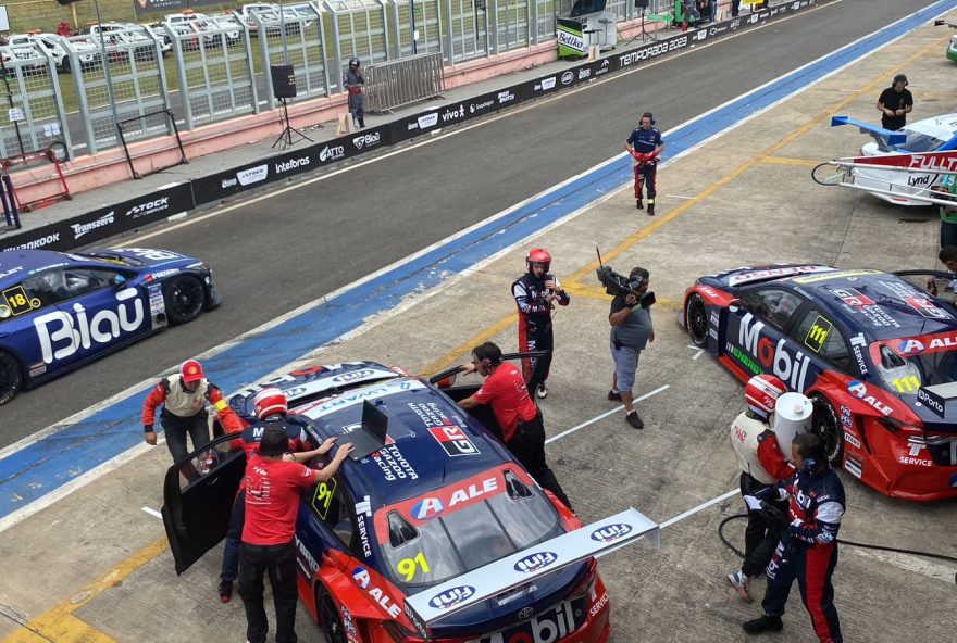 Em Goiânia, Daniel Serra e Thiago Camilo vencem pela Stock Car