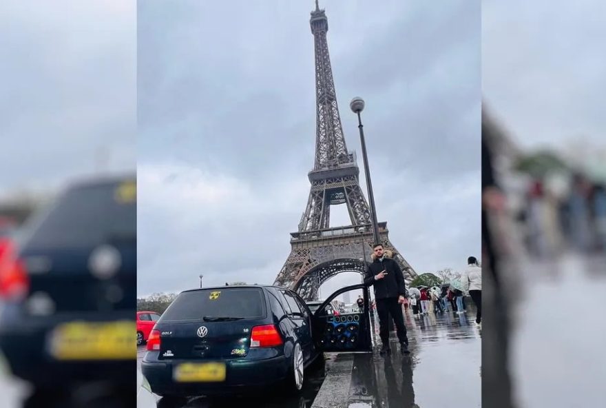 Eduardo Morais, com o seu carro automotivo,em Paris
(Foto: Reprodução/ Eduardo Morais)