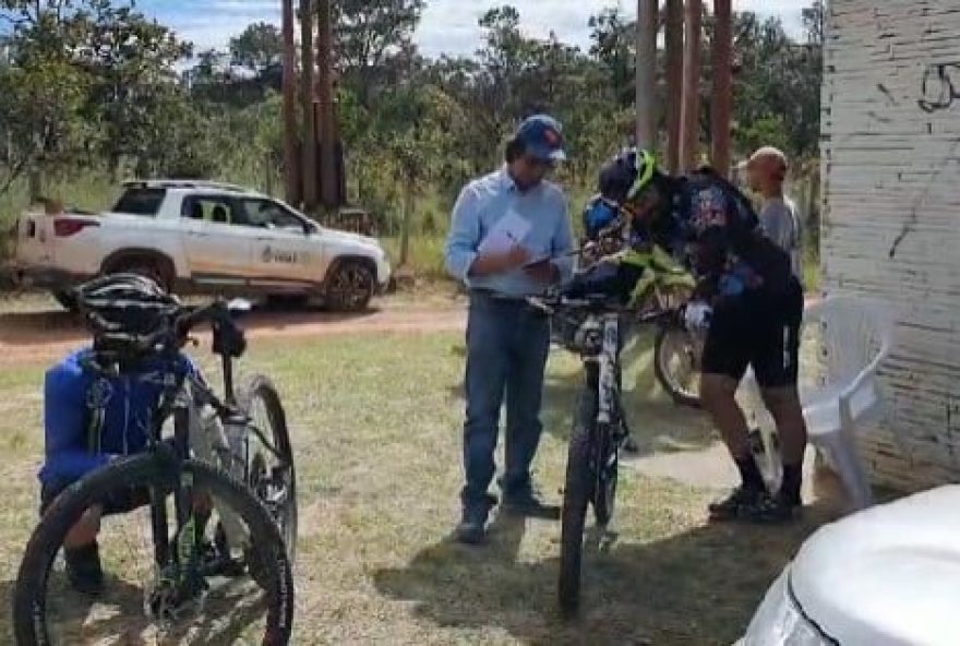 Coleta de dados de turistas e visita de crianças marca feriado de Tiradentes no Parque Estadual dos Pirineus (Foto: Semad)