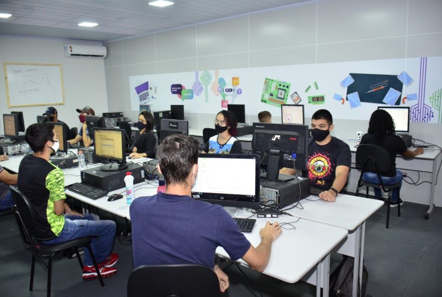 Programa Sukatech do Governo de Goiás tem 150 vagas abertas para cursos gratuitos nas áreas de informática e robótica