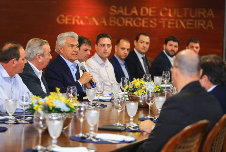 Governador Ronaldo Caiado anuncia três obras em rodovias aprovadas pelo Conselho Gestor do Fundeinfra para execução com recursos do Fundo (Fotos: Junior Guimarães)