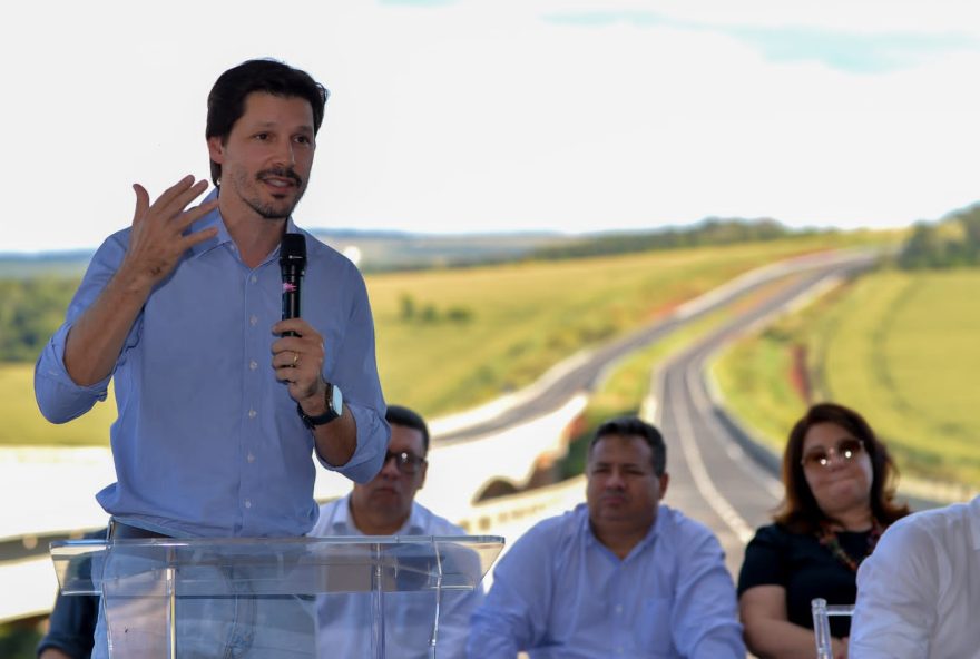 Governador em exercício, Daniel Vilela, vistoria obras em Jataí e afirma que intenção é ganhar velocidade em execução para atender as necessidades da população (Fotos: Lucas Diener)