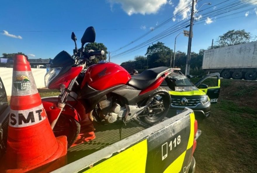 Motocicleta com mais de R$ 260 mil em multas é apreendida em Senador Canedo