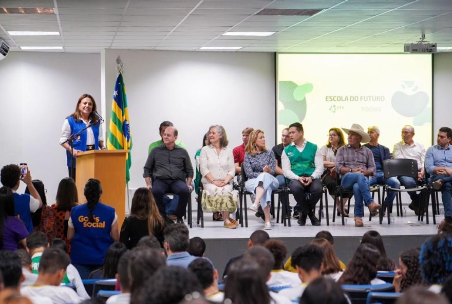 Inauguração de laboratórios com tecnologia avançada garante aos jovens todas as condições para que sejam competitivos no mercado de trabalho.
(Foto: Júnior Guimarães)