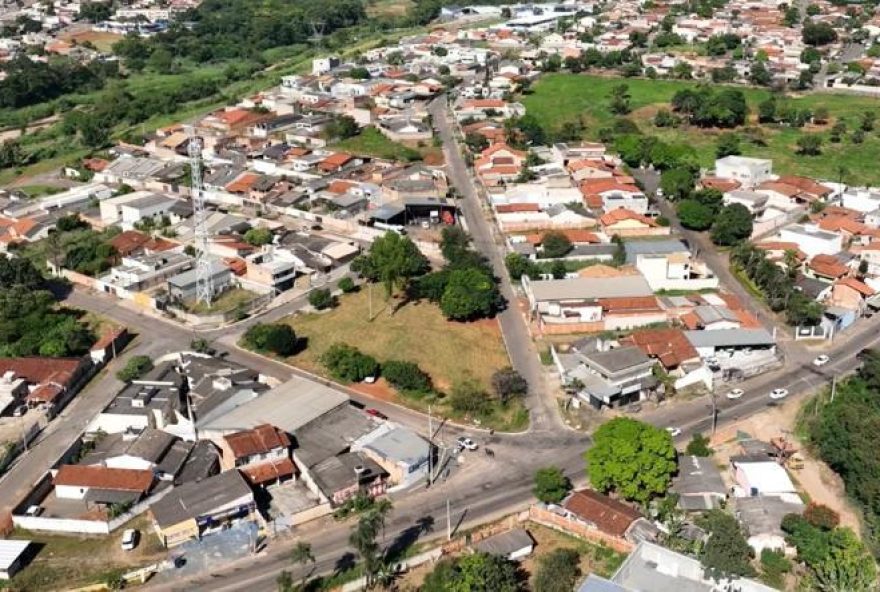 Prefeitura entrega melhorias no trânsito do Jardim Novo Mundo, nesta quinta, 18