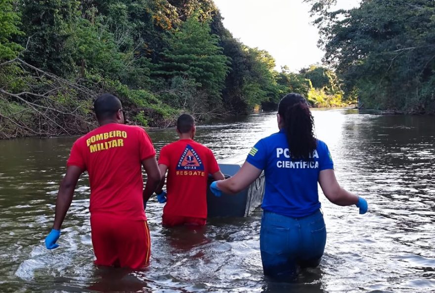 Homem é encontrado sem vida em rio, por possível choque elétrico