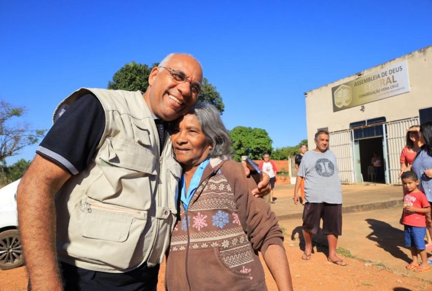 Rogério Cruz autoriza obras e defende “gestão próxima ao cidadão”, durante giro nos bairros Jardim das Orquídeas, Conjunto Vera Cruz I, Setor Esplanada dos Anicuns, Residencial Eldorado, Setor Jaó e os residenciais Recanto do Bosque e Paulo Pacheco
(Fotos: Jackson Rodrigues)