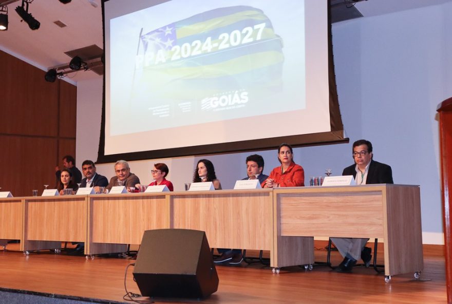 Em solenidade de abertura dos trabalhos de elaboração do PPA 2024-2027, Governo de Goiás apresenta cronograma e metodologia para formulação do Plano Plurianual.
(Foto: Jade Vieira)