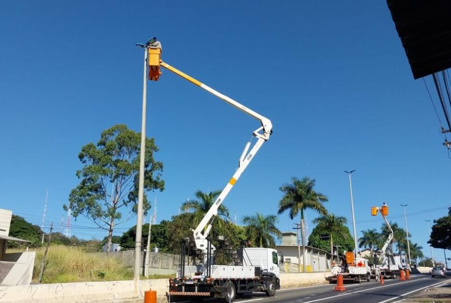 Prefeitura de Goiânia substitui luminárias na Rodovia dos Romeiros: ao todo, serão trocadas 438 luminárias de vapor de sódio por luminárias em LED, em todo o perímetro urbano da capital
(Foto: Seinfra)