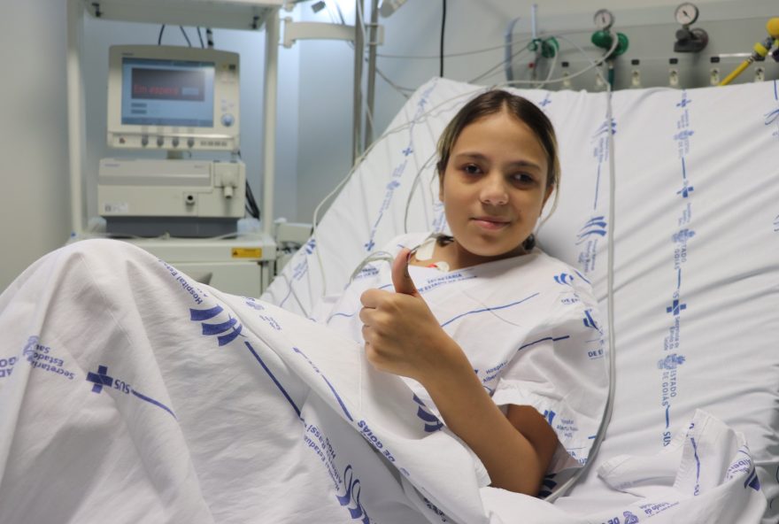 Maria Sophia, de 13 anos, e Anderson, de 14, passam por procedimento cirúrgico no HGG, onde vão ganhar, cada um, um novo rim e uma nova vida
(Foto: HGG)