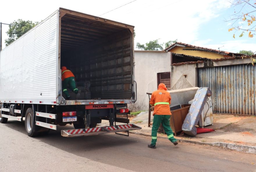 Cata-treco funciona normalmente no mês de julho e deve recolher em domicílio mais de 7,8 mil itens inservíveis
(Foto: Luciano Magalhães)