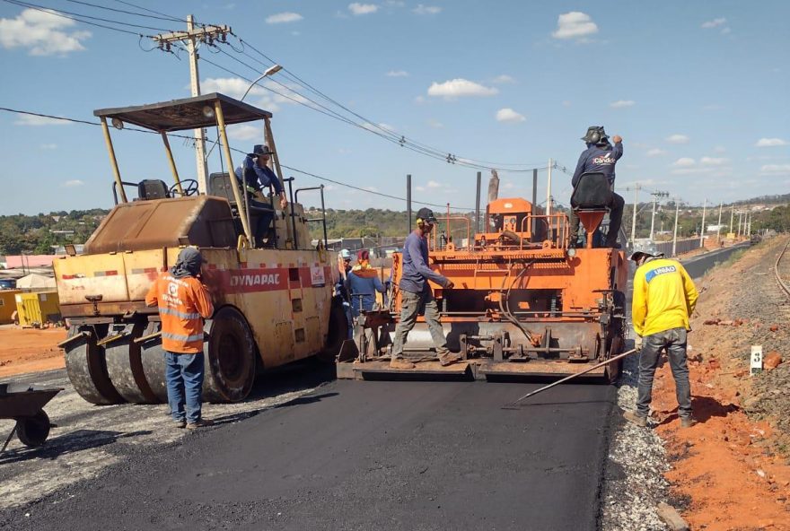 Prefeitura de Goiânia projeta concluir tramo Leste da Avenida Leste-Oeste em 15 dias: obra lançada no final de abril de 2023 ligará Goiânia a Senador Canedo, tem prazo de 90 dias para ser concluída, com investimento de R$ 1,7 milhão
(Fotos: Seinfra)