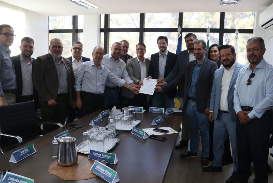 Daniel Vilela em reunião na Codego para definir cronograma de lançamento de novo Distrito Agroindustrial de Aparecida 
(Foto: Jota Eurípedes)