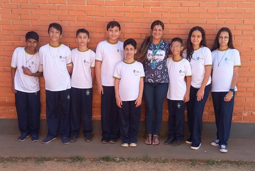 Alunos da Escola Professora Izabel Christina de Sousa Ortiz, de Formosa, conquistaram primeiro lugar na OIMSF 2023
(Foto: Reprodução/  Seduc )