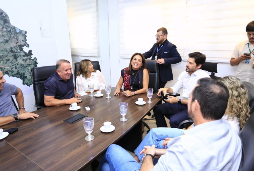 Gracinha Caiado se reúne com prefeito Vilmar Mariano para ampliar ações do programa Goiás Social em Aparecida de Goiânia 
(Foto: Reprodução/ André Saddi)