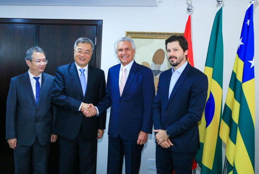 Governador Ronaldo Caiado recebe representante máximo da China no Brasil, embaixador Qingqiao

(Fotos: Wesley Costa)