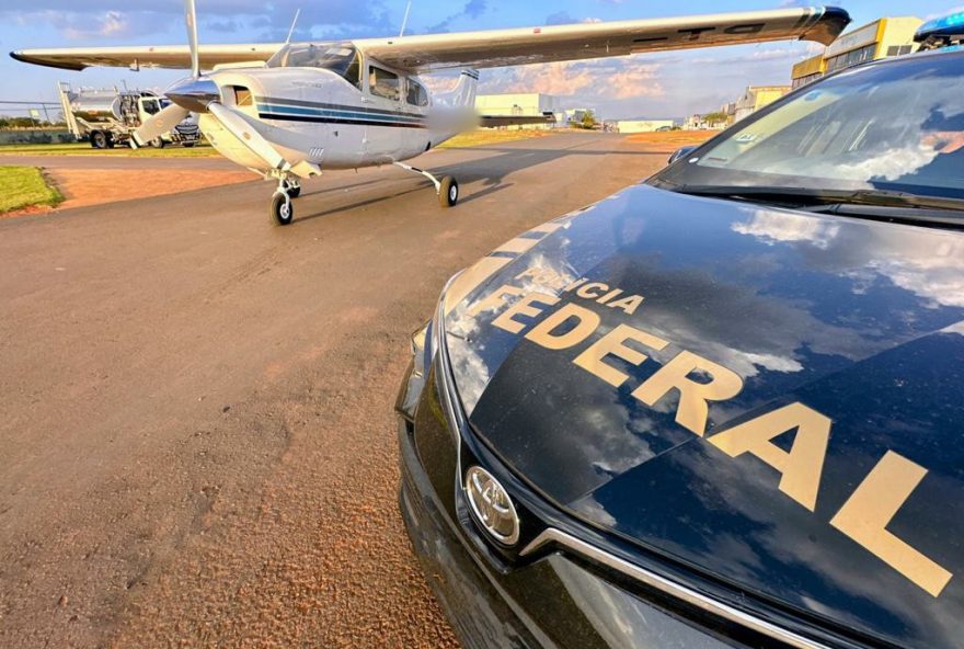 Polícias Federal e Militar apreendem três helicópteros usados para tráfico internacional de drogas