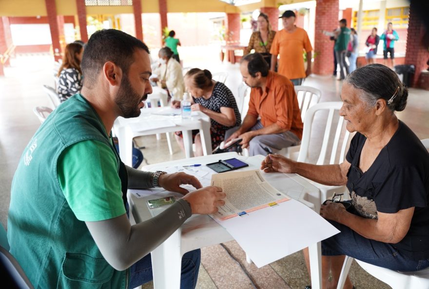 Famílias da Região Noroeste de Goiânia recebem escrituras em atendimento realizado em março deste ano
(Foto: Octacílio Queiroz)