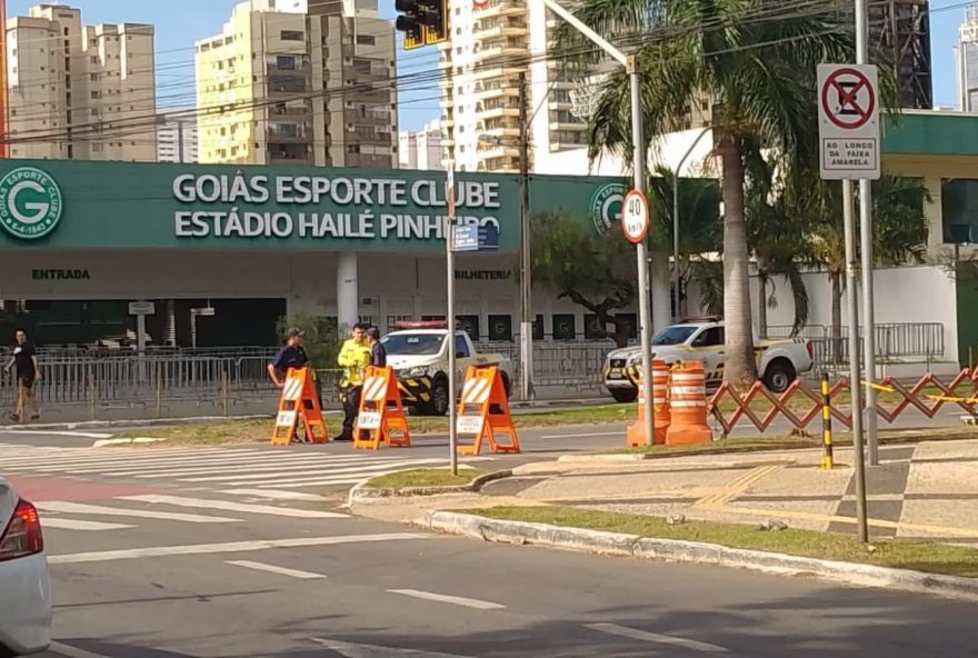 Prefeitura de Goiânia interdita o trânsito, a partir das 17h, nas imediações do Estádio Hailé Pinheiro, no  Setor Bela Vista, para a partida entre Goiás e Flamengo, nesta quarta-feira  ,20/9, (Foto: SMM)