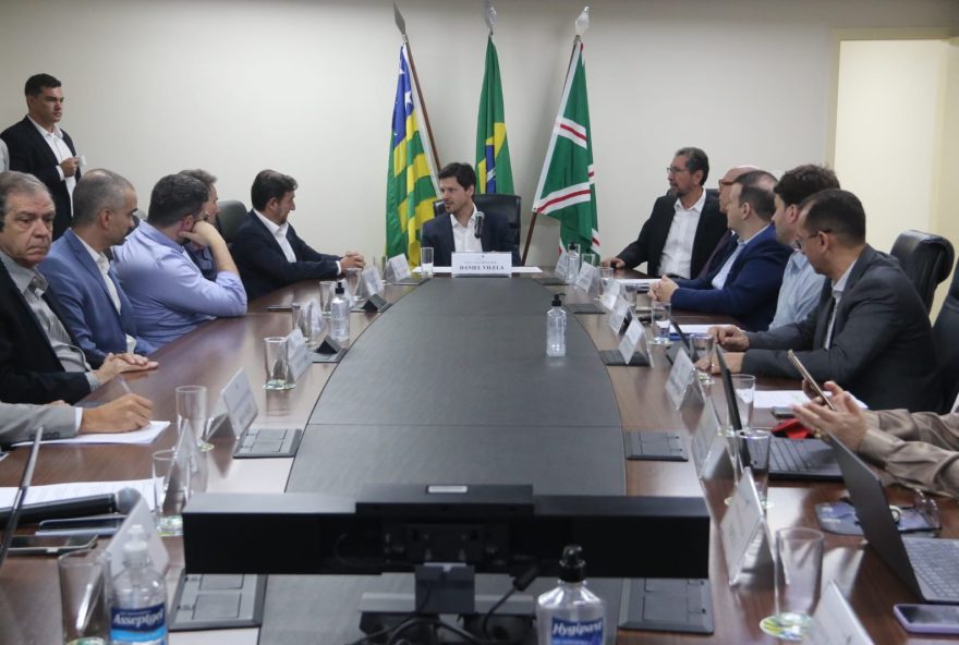 Grupo de trabalho do Governo de Goiás se reuniu com as três empresas que vão elaborar os projetos de modernização no Serra Dourada
(Foto: Reprodução)