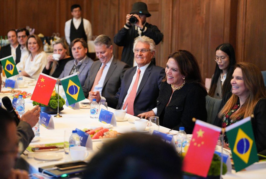 Em palestra na China, Gracinha Caiado destaca redução da pobreza em Goiás