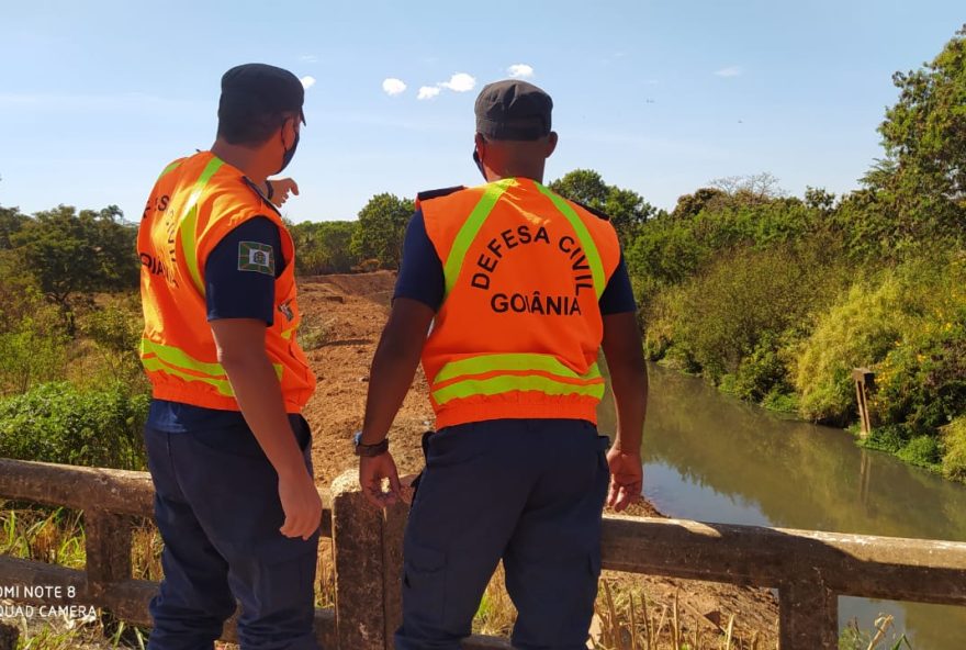 Defesa Civil de Goiânia trabalha preventivamente antes mesmo da chegada do período chuvoso, monitorando pontos de alagamento e áreas com risco de desabamento, com orientação e alerta à população (Fotos: Defesa Civil)