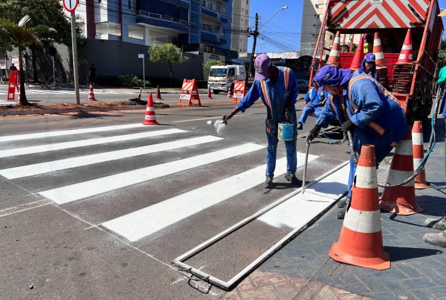 Prefeitura de Goiânia realiza frente de serviços de sinalização viária nas regiões Sul e Central da Capital, até o próximo sábado, 25 (Foto: Mobilidade)