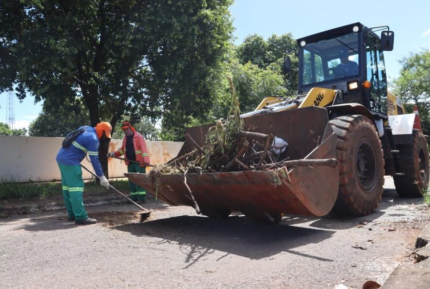 Prefeitura de Goiânia registra aumento de 70% de entulhos que são jogados em locais clandestinos em toda a cidade nos últimos seis meses. (Fotos: Luciano Magalhães Diniz)