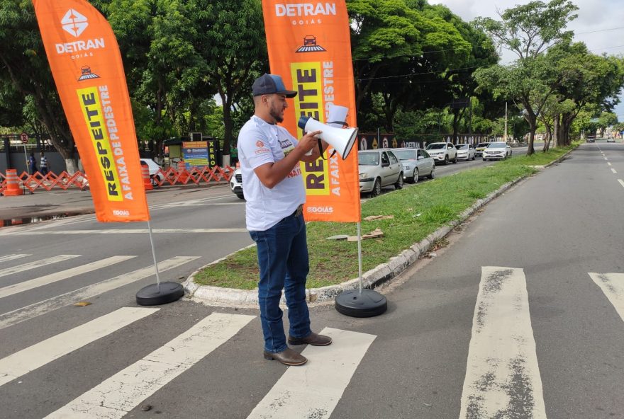 Detran realiza mais de 300 ações educativas durante a Semana Goiana de Atenção à Faixa de Pedestre, de 4 a 8 de dezembro. (Fotos: Detran)