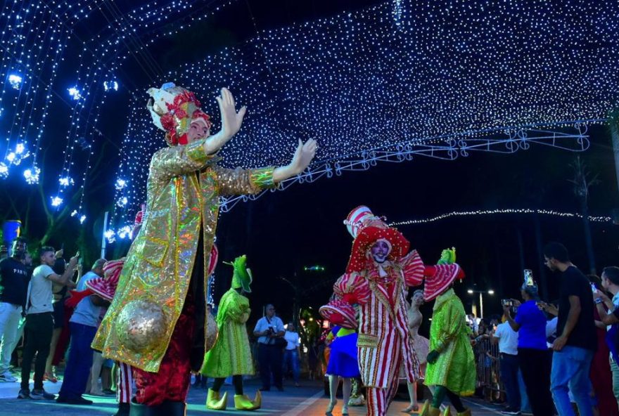 Natal descentralizado leva magia natalina a diversas regiões com a Paradinha de Natal e a apresentação do espetáculo 