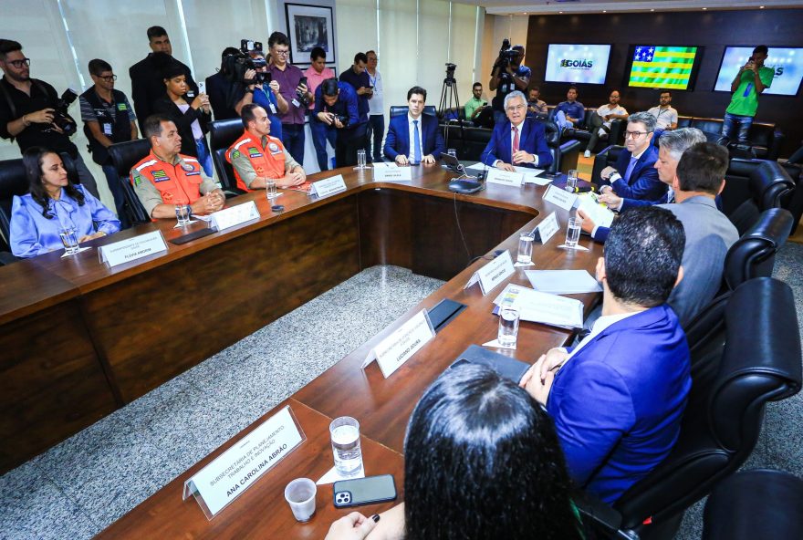 Governador Ronaldo Caiado destaca que o combate à dengue deve unir estado e prefeituras: inimigo comum (Foto: Romullo Carvalho e Wesley Costa)