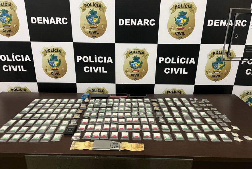 Homem é preso por distribuir cocaína em carros alugados em Goiânia