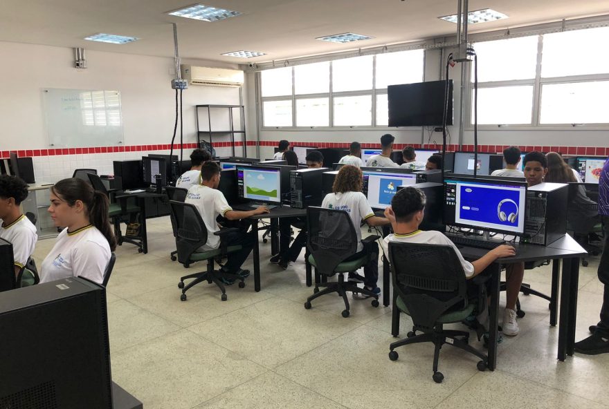 Alunos de Ensino Médio em Tempo Integral terão oportunidade de formação em “Desenvolvimento web e Cibersegurança”. (Foto: Seduc)