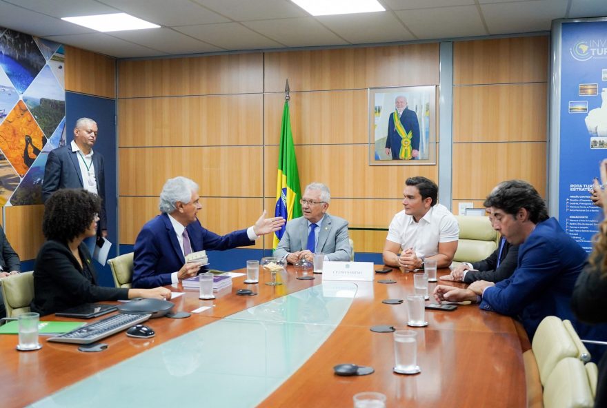 Comitiva de Goiás, encabeçada pelo governador Ronaldo Caiado, apresenta pedidos ao Ministério do Turismo
(Fotos: Júnior Guimarães)