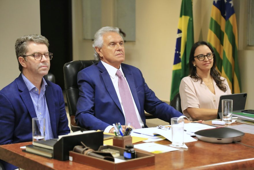 Caiado apresenta estratégias de combate à dengue e solicita apoio do Ministério da Saúde