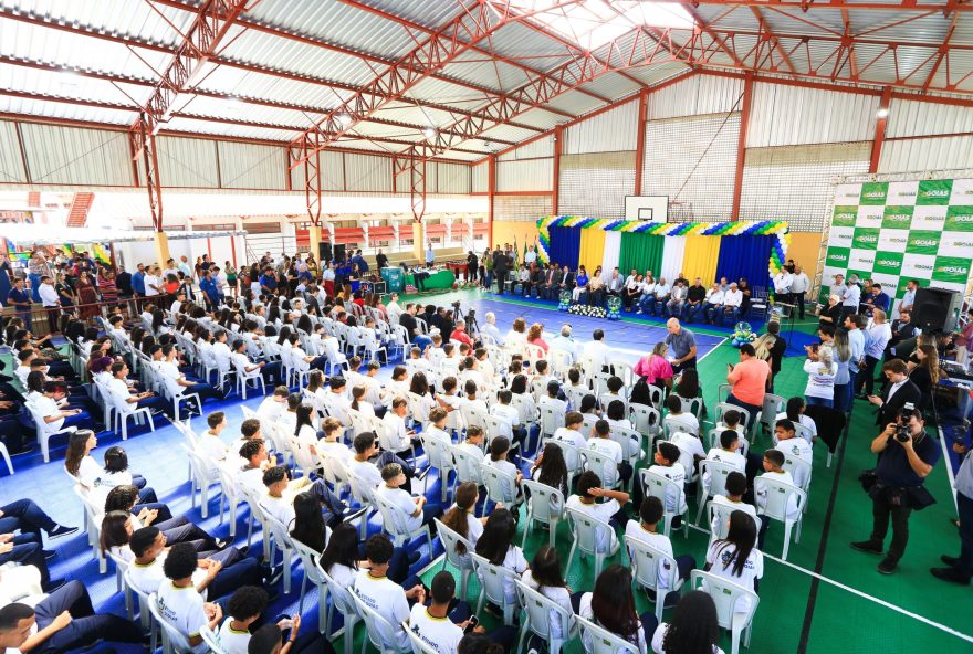 Clima de emoção e saudade marcam entrega de colégio estadual no Jardim do Cerrado: unidade de ensino é homenagem a Ronaldo Ramos Caiado Filho
(Fotos: André Saddi e Wesley Costa)