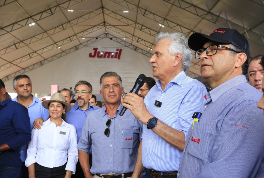 “Aqui setores público e privado oferecem ao produtor o que existe de melhor”, diz Caiado na Tecnoshow