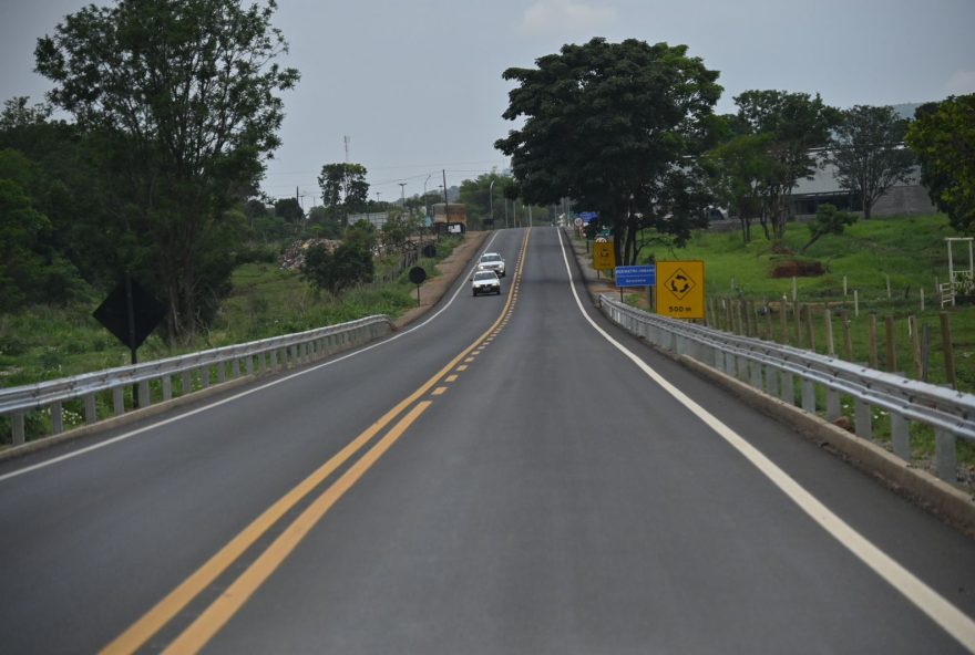 Com recursos do Fundeinfra, Governo de Goiás já entregou a restauração da GO-080, entre Goianésia e Barro Alto
(Foto: Silvano Vital/ Goinfra)