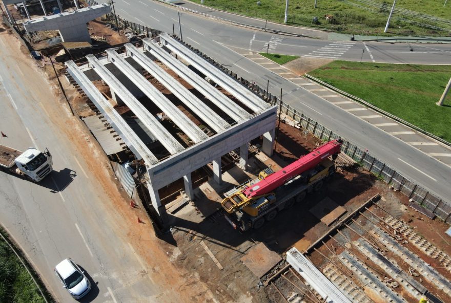 Obras do Viaduto Portal da Fé avançam com a instalação de 18 vigas de sustentação 
(Fotos: Goinfra)