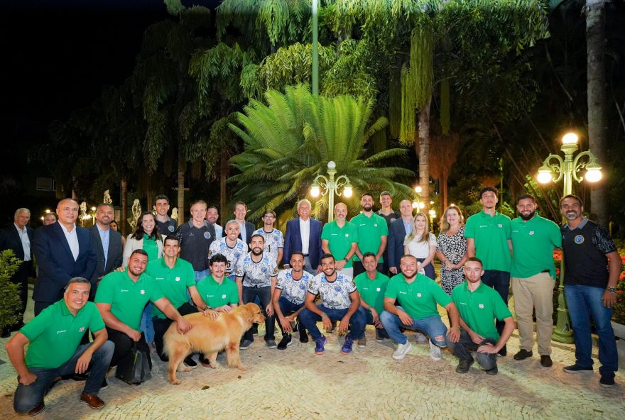 Governador Ronaldo Caiado recebe atletas que vão representar Goiás na Superliga Nacional A de vôlei masculino. (Fotos: Adalberto Ruchelle e Júnior Guimarães)