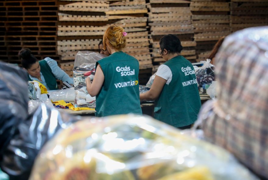 Voluntários da OVG são mobilizados para atuar na separação de donativos para o Rio Grande do Sul. (Fotos: Aline Cabral)