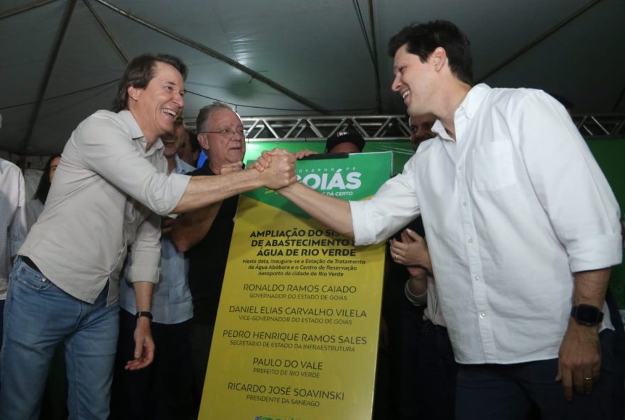 Daniel Vilela entrega casas a custo zero em Rio Verde. Vice também inaugurou Estação de Tratamento de Água construída pelo Governo de Goiás. (Fotos: Jota Eurípedes)