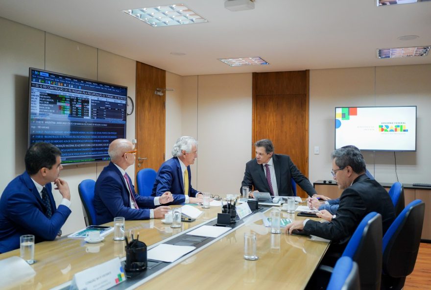 Governador Ronaldo Caiado e o ministro Fernando Haddad em Brasília na semana passada: diálogo sobre o RRF e defesa de maior capacidade de investimento do estado. (Fotos: Junior Guimarães)