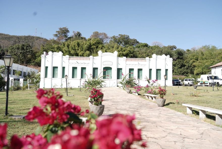 Palácio da Instrução, na cidade de Goiás: estado vai investir R$ 1,7 milhão para reforma geral do prédio histórico. (Fotos: Alexandra Rita e Solimar de Oliveira)