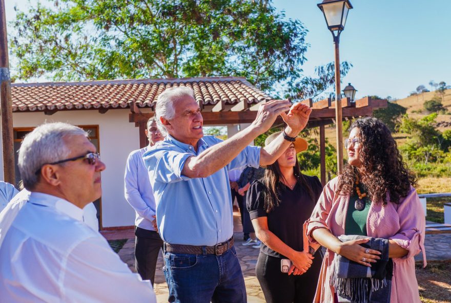 Caiado visita prédios históricos na cidade de Goiás: governo “continuará a dedicar recursos e esforços” para que o patrimônio goiano seja mantido e valorizado. (Fotos: Hegon Corrêa)