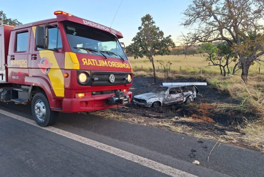 Um grave acidente deixou uma pessoa morta e outra ferida na GO-020, KM 66, em Bela Vista de Goiás I Foto: Divulgação/CBM-GO