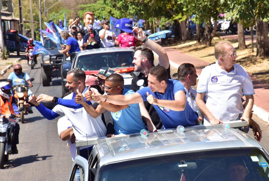 Na manhã deste sábado, 31, o emedebista percorreu diversas ruas da cidade. (Fotos Jhonney Macena)